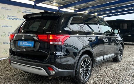 Mitsubishi Outlander III рестайлинг 3, 2022 год, 2 999 000 рублей, 5 фотография