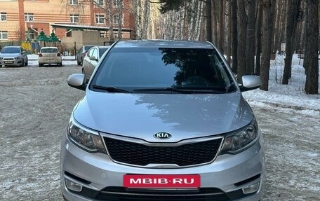 KIA Rio III рестайлинг, 2017 год, 1 060 000 рублей, 2 фотография