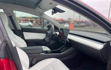 Tesla Model 3 I, 2018 год, 3 190 000 рублей, 32 фотография