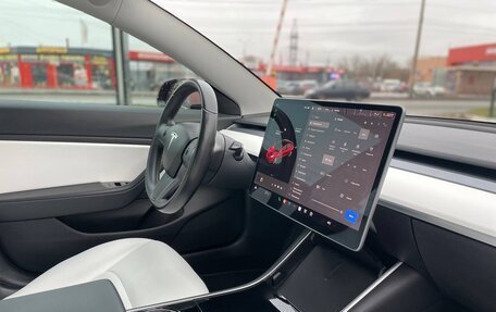 Tesla Model 3 I, 2018 год, 3 190 000 рублей, 33 фотография