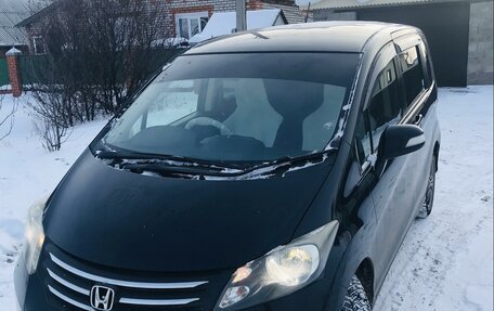 Honda Freed I, 2011 год, 850 000 рублей, 2 фотография