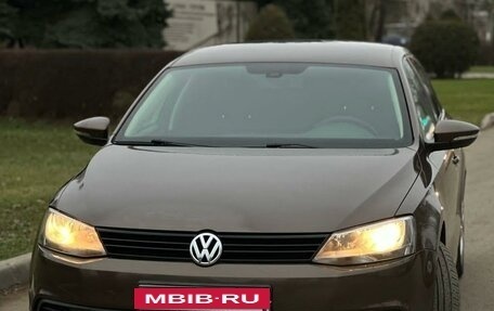 Volkswagen Jetta VI, 2012 год, 1 200 000 рублей, 2 фотография