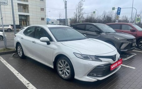 Toyota Camry, 2018 год, 2 750 000 рублей, 1 фотография