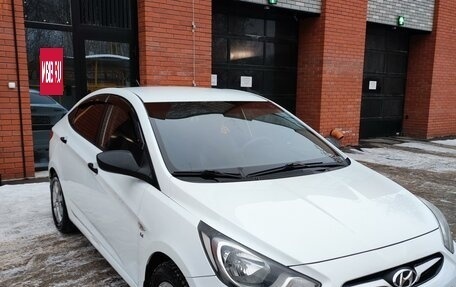 Hyundai Solaris II рестайлинг, 2012 год, 808 000 рублей, 2 фотография