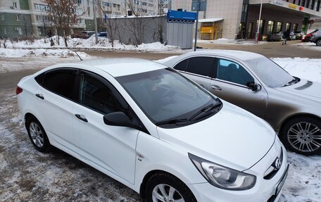 Hyundai Solaris II рестайлинг, 2012 год, 808 000 рублей, 13 фотография