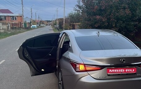 Lexus ES VII, 2019 год, 4 200 000 рублей, 1 фотография