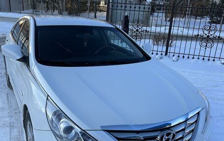 Hyundai Sonata VI, 2011 год, 799 000 рублей, 4 фотография