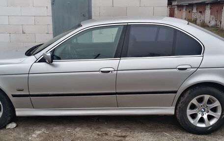 BMW 5 серия, 2003 год, 630 000 рублей, 1 фотография