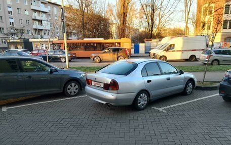 Mitsubishi Carisma I, 1997 год, 95 000 рублей, 3 фотография