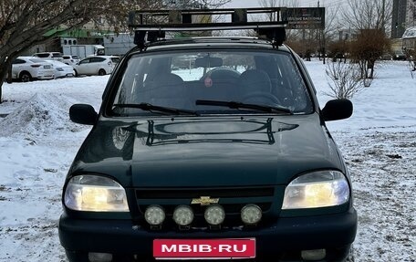 Chevrolet Niva I рестайлинг, 2004 год, 415 000 рублей, 1 фотография