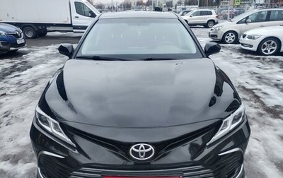 Toyota Camry, 2021 год, 2 350 000 рублей, 1 фотография