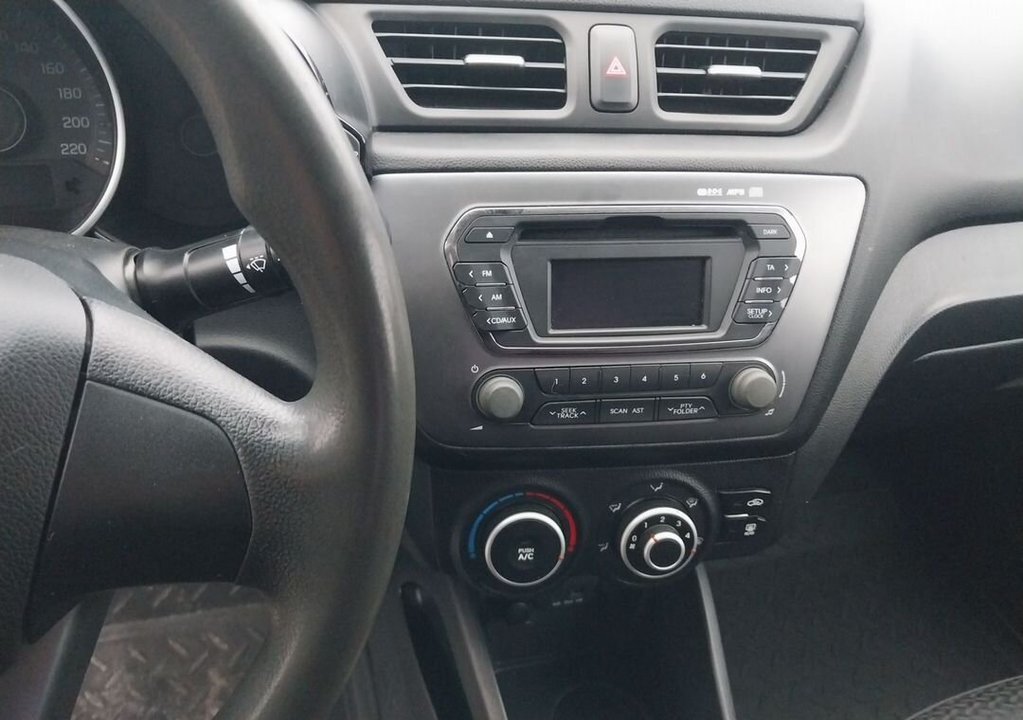 KIA Rio III, 2013 год, 755 000 рублей, 12 фотография