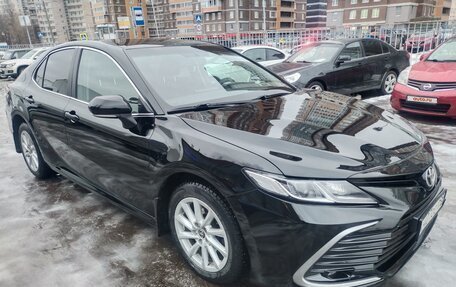 Toyota Camry, 2021 год, 2 350 000 рублей, 2 фотография