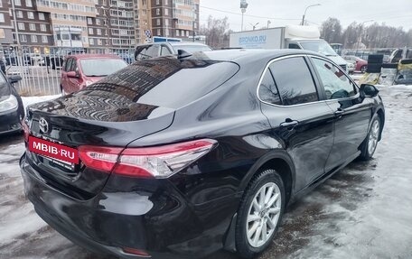 Toyota Camry, 2021 год, 2 350 000 рублей, 9 фотография