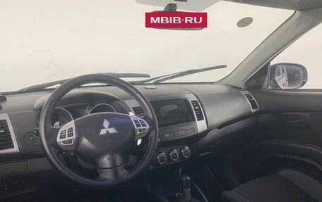 Mitsubishi Outlander III рестайлинг 3, 2010 год, 870 000 рублей, 10 фотография