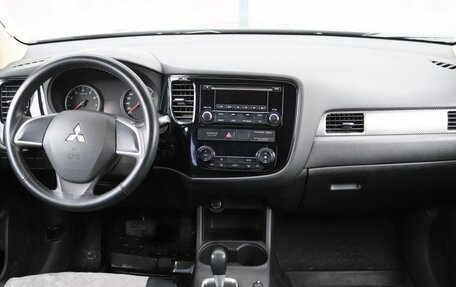 Mitsubishi Outlander III рестайлинг 3, 2012 год, 1 574 000 рублей, 15 фотография