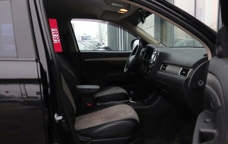 Mitsubishi Outlander III рестайлинг 3, 2012 год, 1 574 000 рублей, 13 фотография