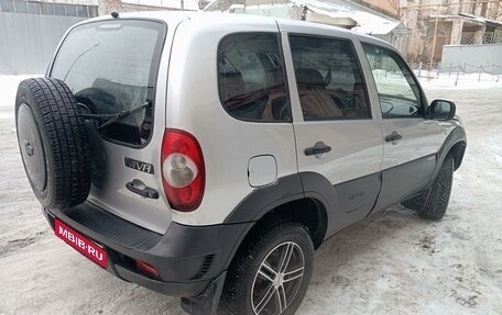 Chevrolet Niva I рестайлинг, 2011 год, 530 000 рублей, 5 фотография