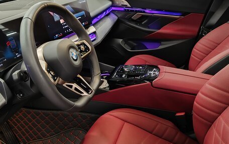 BMW 5 серия, 2024 год, 9 900 000 рублей, 10 фотография