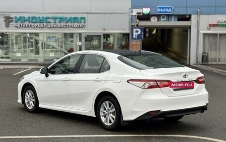 Toyota Camry, 2019 год, 1 850 000 рублей, 3 фотография