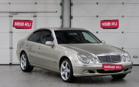 Mercedes-Benz E-Класс, 2004 год, 857 000 рублей, 3 фотография