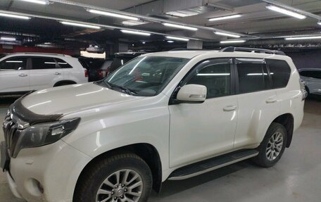 Toyota Land Cruiser Prado 150 рестайлинг 2, 2017 год, 4 199 000 рублей, 4 фотография