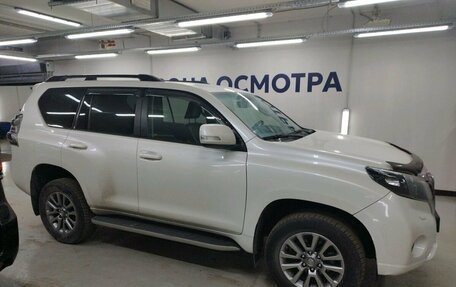 Toyota Land Cruiser Prado 150 рестайлинг 2, 2017 год, 4 199 000 рублей, 16 фотография