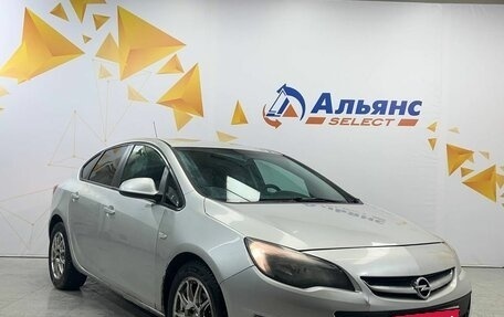 Opel Astra J, 2013 год, 660 000 рублей, 1 фотография