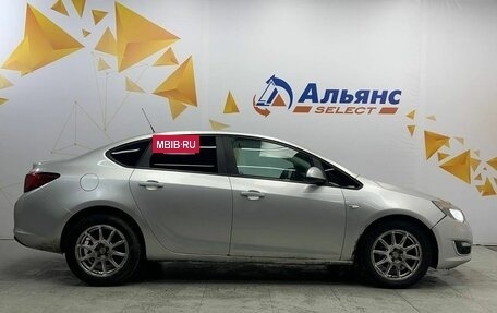 Opel Astra J, 2013 год, 660 000 рублей, 2 фотография