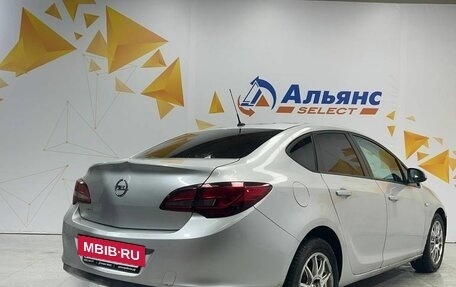 Opel Astra J, 2013 год, 660 000 рублей, 3 фотография