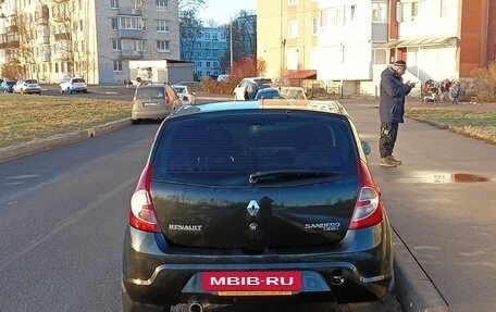 Renault Sandero I, 2013 год, 650 000 рублей, 3 фотография