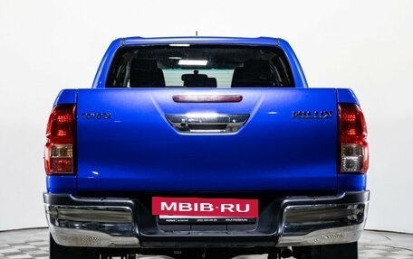 Toyota Hilux VIII, 2016 год, 4 800 000 рублей, 6 фотография