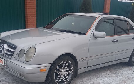 Mercedes-Benz E-Класс, 1998 год, 400 000 рублей, 2 фотография