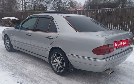 Mercedes-Benz E-Класс, 1998 год, 400 000 рублей, 4 фотография