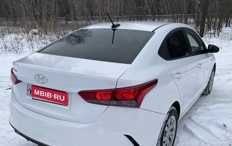 Hyundai Solaris II рестайлинг, 2021 год, 1 400 000 рублей, 4 фотография