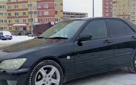 Lexus IS II рестайлинг 2, 2003 год, 1 300 000 рублей, 2 фотография