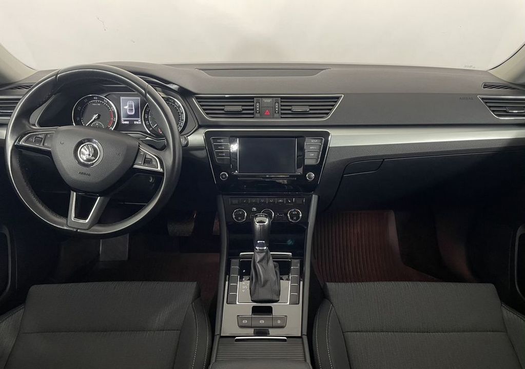 Skoda Superb III, 2018 год, 1 999 000 рублей, 7 фотография