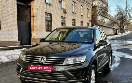 Volkswagen Touareg III, 2015 год, 3 120 000 рублей, 2 фотография