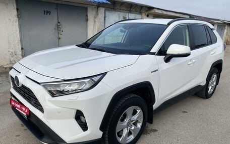 Toyota RAV4, 2020 год, 3 450 000 рублей, 16 фотография