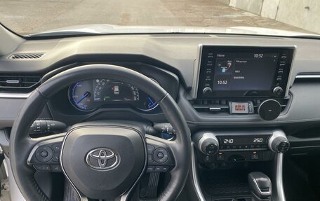 Toyota RAV4, 2020 год, 3 450 000 рублей, 23 фотография