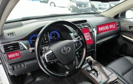 Toyota Camry, 2015 год, 2 159 000 рублей, 10 фотография