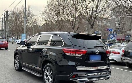 Toyota Highlander III, 2021 год, 3 500 000 рублей, 5 фотография