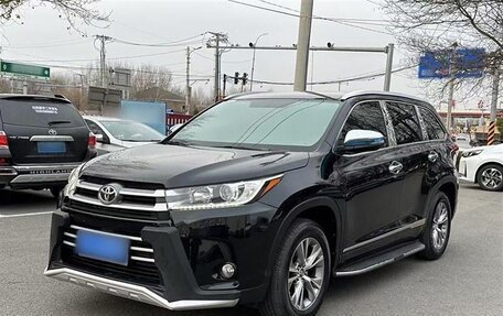 Toyota Highlander III, 2021 год, 3 500 000 рублей, 1 фотография