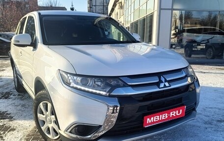 Mitsubishi Outlander III рестайлинг 3, 2018 год, 1 815 000 рублей, 1 фотография