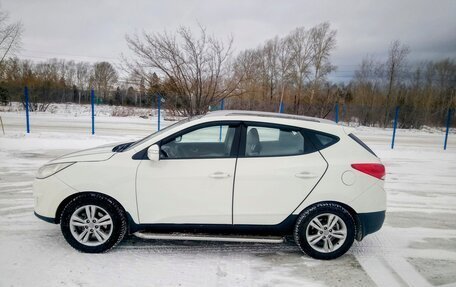 Hyundai Tucson III, 2010 год, 1 600 000 рублей, 2 фотография