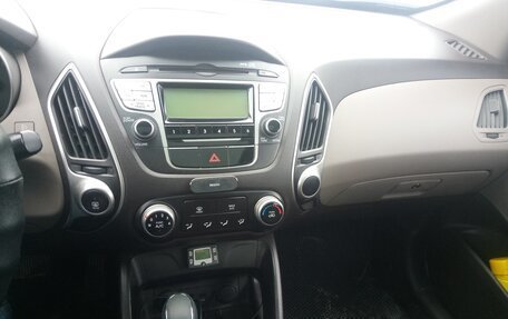 Hyundai Tucson III, 2010 год, 1 600 000 рублей, 12 фотография