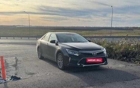 Toyota Camry, 2017 год, 3 390 000 рублей, 2 фотография