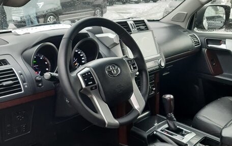 Toyota Land Cruiser Prado 150 рестайлинг 2, 2014 год, 4 100 000 рублей, 3 фотография