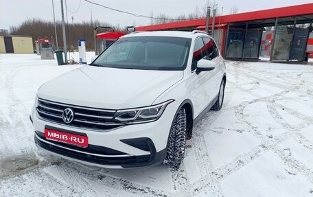 Volkswagen Tiguan II, 2021 год, 3 750 000 рублей, 1 фотография