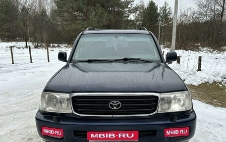 Toyota Land Cruiser 100 рестайлинг 2, 1998 год, 1 530 000 рублей, 6 фотография